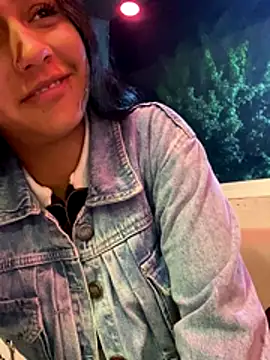 Nahomy cute1 online show from 12.17.25