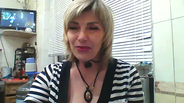Lia Ray online show from 10.17.25