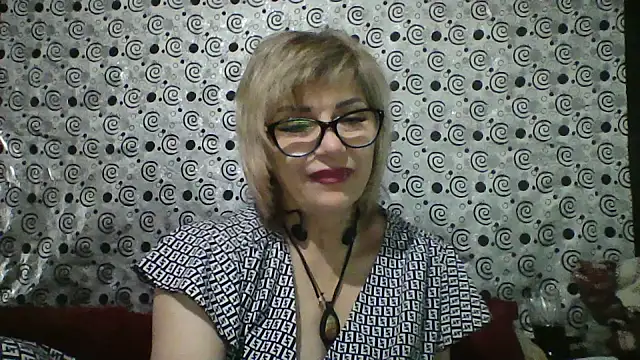 Lia Ray online show from 10.25.25