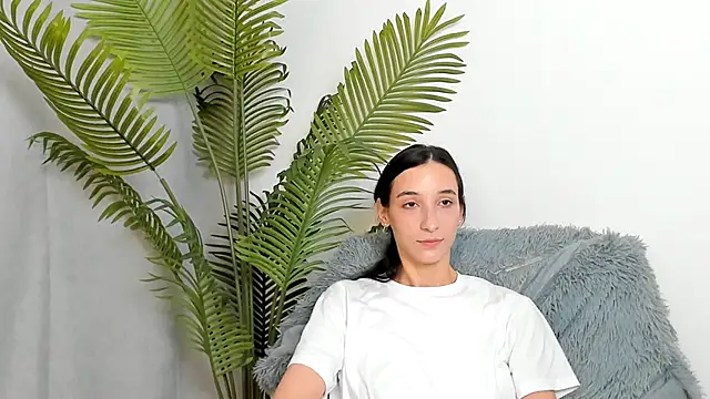 Snapshot of HayleySalahubdin chatting on 10.14.25 HayleySalahubdin online show from 10.14.25