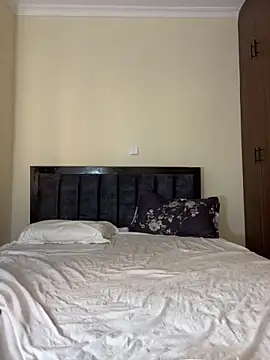 Snapshot of NyahHeat chatting on 03.17.26 NyahHeat online show from 03.17.26