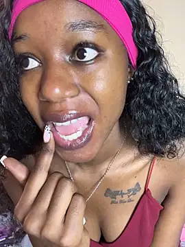 Snapshot of NyahHeat chatting on 04.05.26 NyahHeat online show from 04.05.26