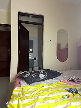 Snapshot of NyahHeat chatting on 04.14.26 NyahHeat online show from 04.14.26