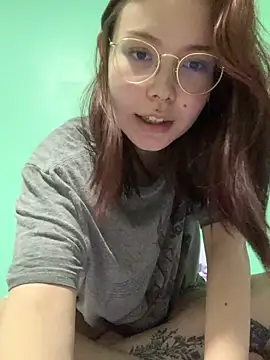 KittyK at online show from 10.21.25