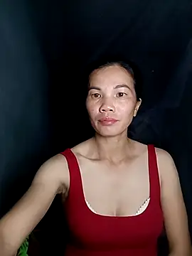 Snapshot of Style-lee chatting on 10.28.25 Style-lee online show from 10.28.25