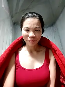 Snapshot of Style-lee chatting on 11.25.25 Style-lee online show from 11.25.25