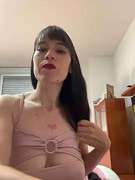 AlanaRius18 online show from 11.19.25