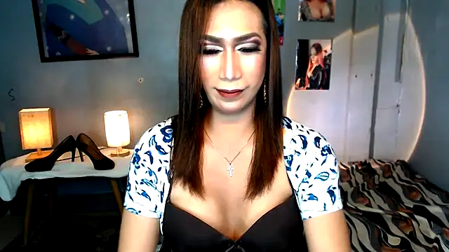 littleredbunny27 online show from 04.14.26