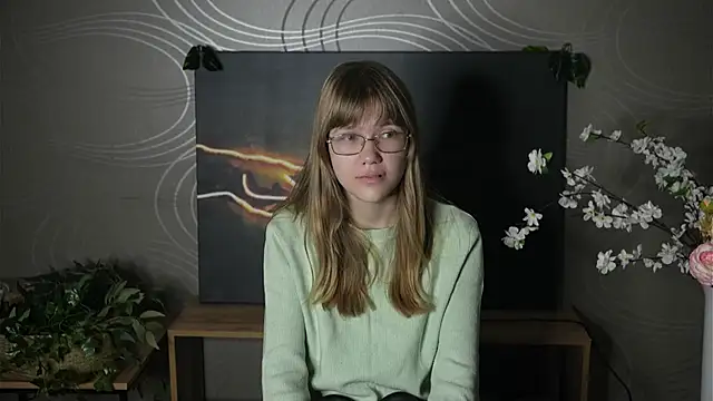 Snapshot of KiaCulcasi chatting on 10.17.25 KiaCulcasi online show from 10.17.25