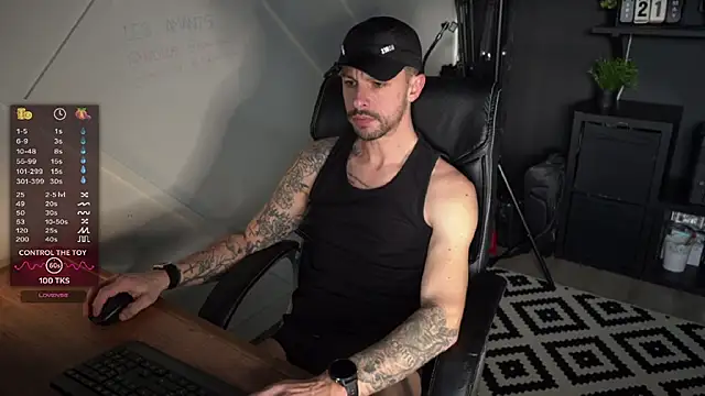 Snapshot of monsieurguitsxxx chatting on 02.16.26 monsieurguitsxxx online show from 02.16.26