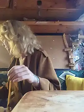 DeesseLilli online show from 10.15.25