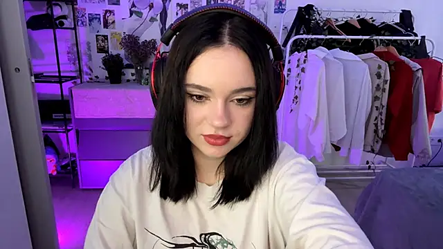 Snapshot of StarIightPrincess chatting on 10.17.25 StarIightPrincess online show from 10.17.25