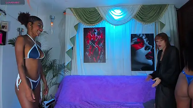 Snapshot of madams_worker chatting on 12.14.25 madams worker online show from 12.14.25