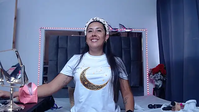 Salmma Milf online show from 04.16.26