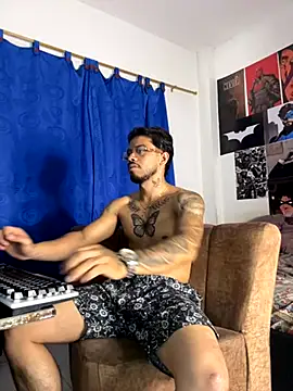 Kylian Alessandro online show from 10.20.25