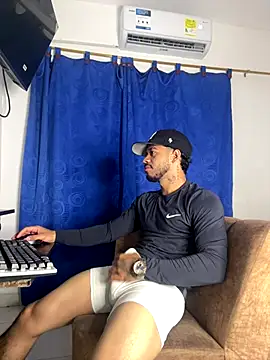 Kylian Alessandro online show from 11.03.25