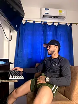 Kylian Alessandro online show from 11.22.25