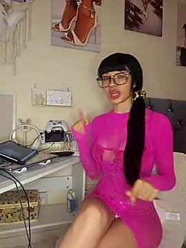 LucyMiax online show from 11.28.25