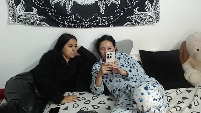 Snapshot of abby_n_emily chatting on 05.19.26 abby n emily online show from 05.19.26