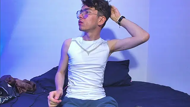 Snapshot of dani_angel_dark chatting on 11.10.25 dani angel dark online show from 11.10.25