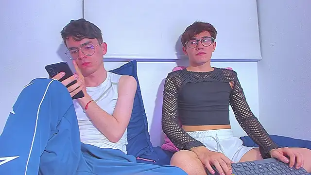 Snapshot of dani_angel_dark chatting on 11.29.25 dani angel dark online show from 11.29.25