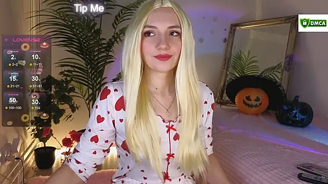 cute cake online show from 10.26.25