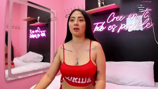 JuliethCruz  online show from 11.19.25