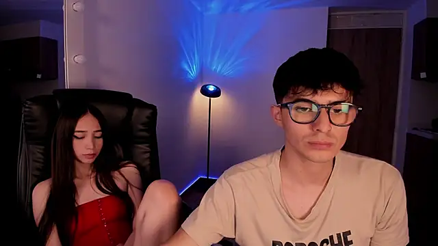 Mikeyvioleta  online show from 12.04.25