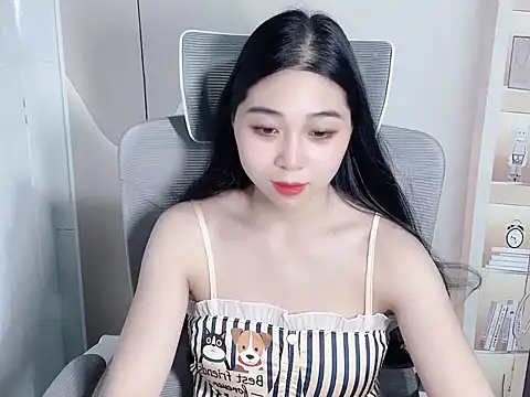 Snapshot of Lilybelle-e chatting on 10.21.25 Lilybelle-e online show from 10.21.25