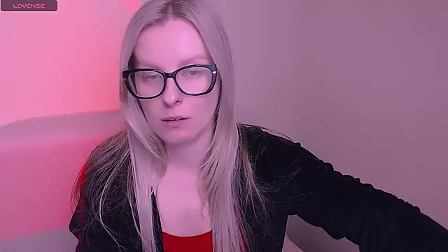 AllaLeomz online show from 11.14.25