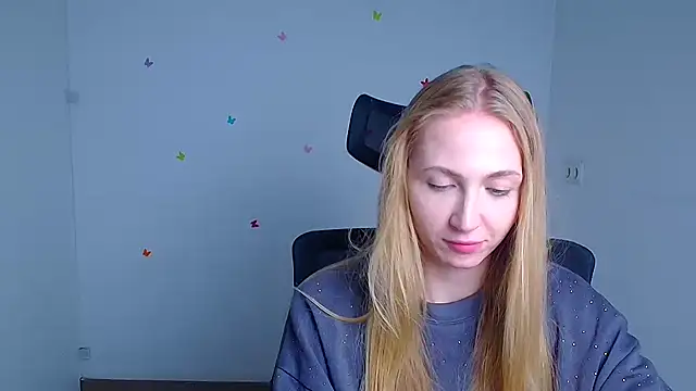 Snapshot of Emma_Moonlightt chatting on 10.25.25 Emma Moonlightt online show from 10.25.25