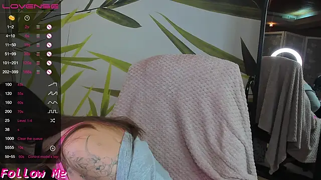 honeybuns lizzy online show from 11.14.25