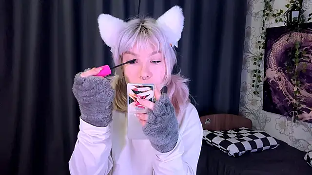 Snapshot of CordieRonsini chatting on 10.19.25 CordieRonsini online show from 10.19.25