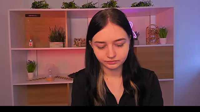 miki ti online show from 10.25.25