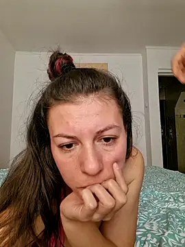 Snapshot of CrazyInTwo chatting on 10.23.25 CrazyInTwo online show from 10.23.25