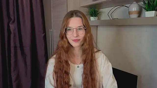 RachelColli online show from 11.06.25