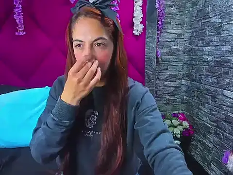 MariamGray1 online show from 10.25.25