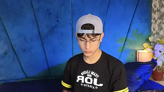 Aaron Eze online show from 11.16.25