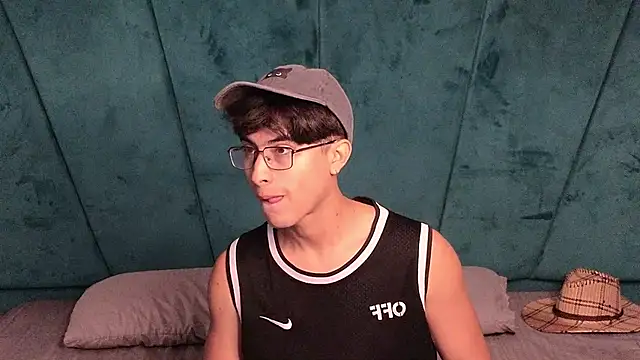 Aaron Eze online show from 03.21.26