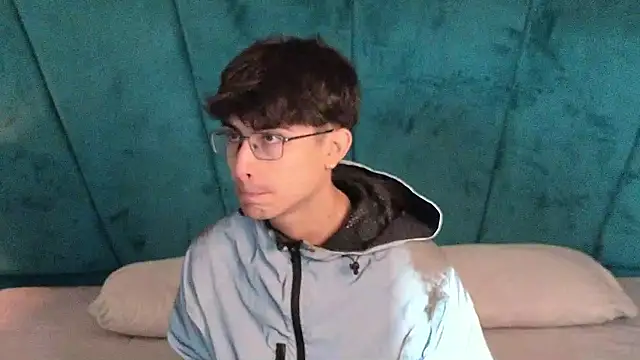 Aaron Eze online show from 03.25.26