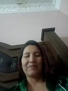 Snapshot of Bigtitsass81 chatting on 10.21.25 Bigtitsass81 online show from 10.21.25