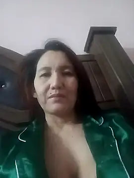 Snapshot of Bigtitsass81 chatting on 11.11.25 Bigtitsass81 online show from 11.11.25