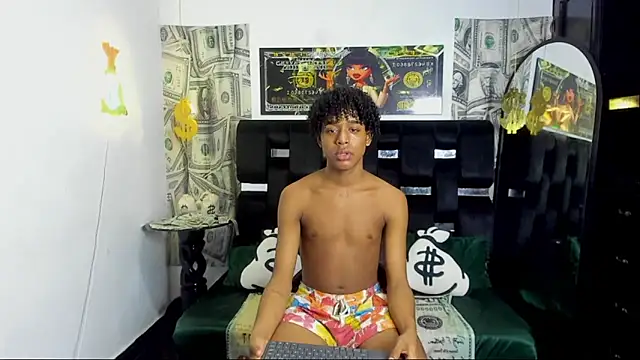 Latin Femboy13 online show from 10.21.25