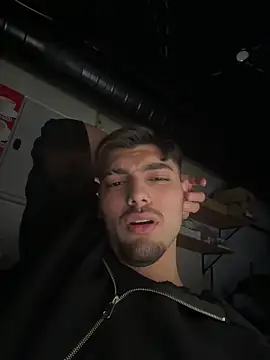 Snapshot of emir343475 chatting on 10.16.25 emir343475 online show from 10.16.25