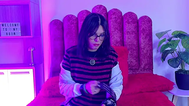 Lullaby Charade online show from 11.19.25