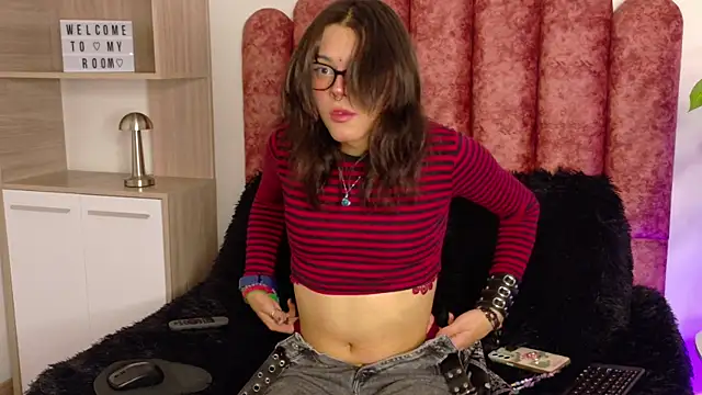 Lullaby Charade online show from 11.22.25