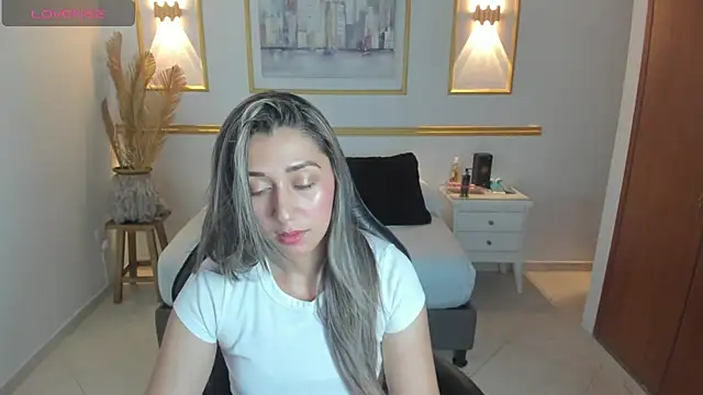 karlyy  online show from 12.18.25