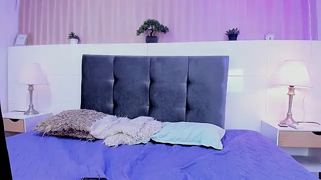 Anto Nella  online show from 10.16.25