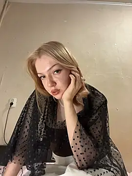 AlexandraXKitty online show from 12.22.25