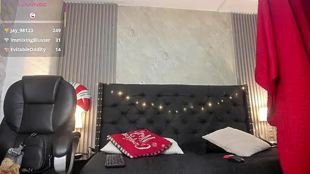 camila  bouzas online show from 12.17.25